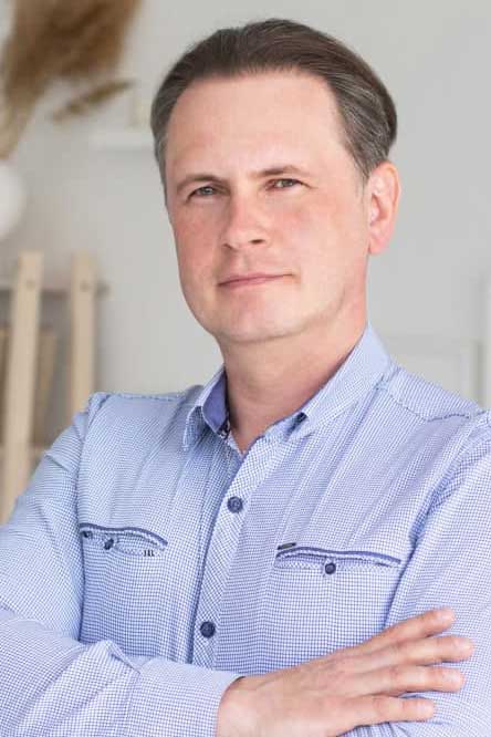 CEO компании АзияСпецОборудование